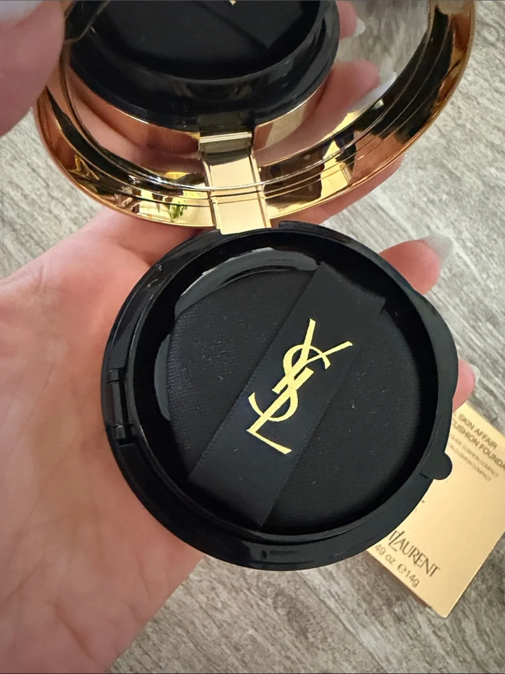 Yves Saint Laurent YSL Skin Affair Soft Glow Cushion Foundation - Ln10